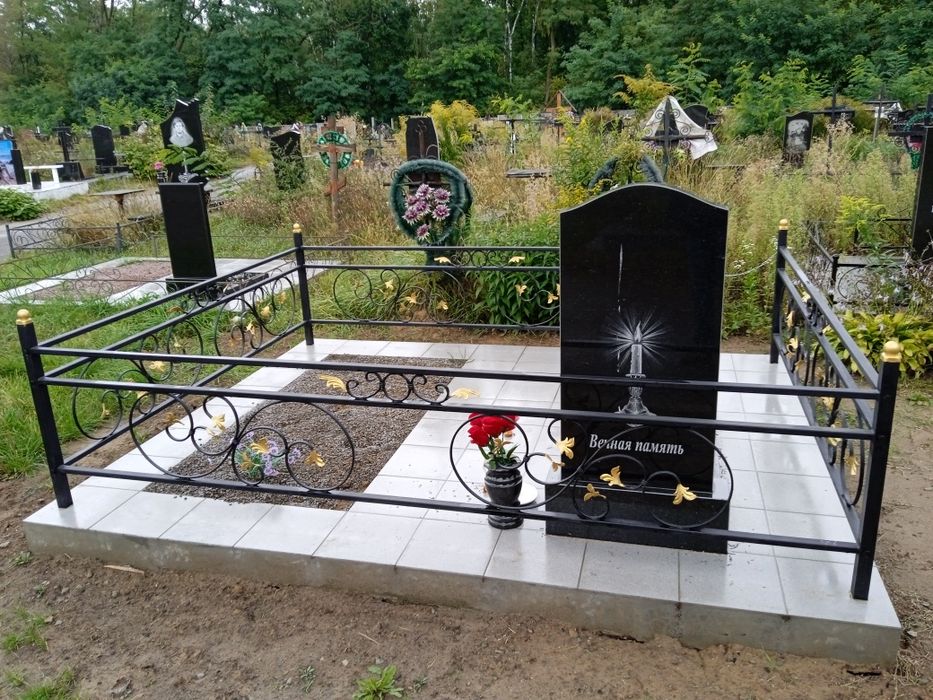 Пам'ятники гранітні.Оградки.Бюджетні,стандартні пам'ятники.