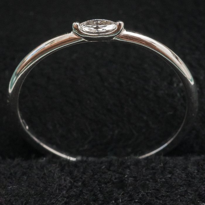 Pierścionek z diamentem białe złoto 14kt/585