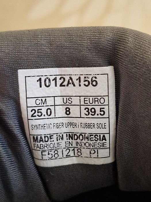 Жіночі кросівки Asics Gel-Nimbus 21 розмір 39-39.5