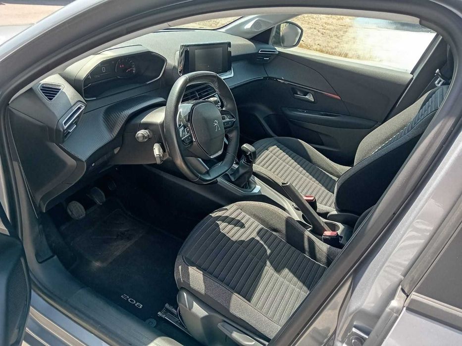 Peugeot 208 — fotografia 5