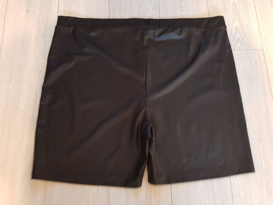 Wieczorowe spodenki imitacja skóry ekologicznej  Asos roz.56 Plus Size