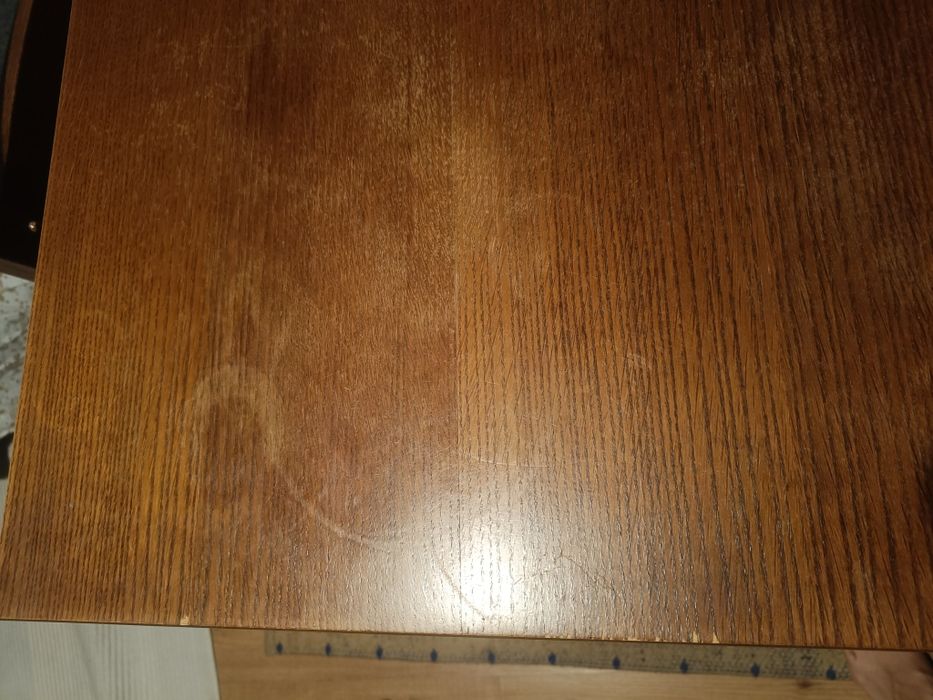 Mesa de sala e 5 cadeiras de madeira maciça
