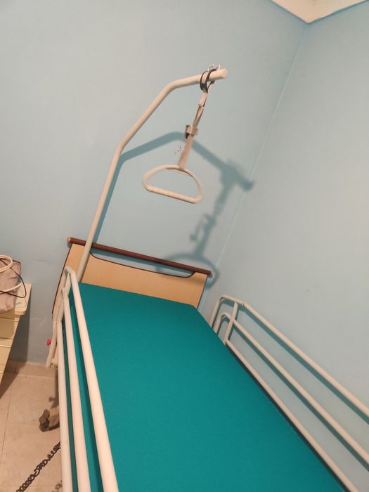 Vendo cama hospitalar articulada