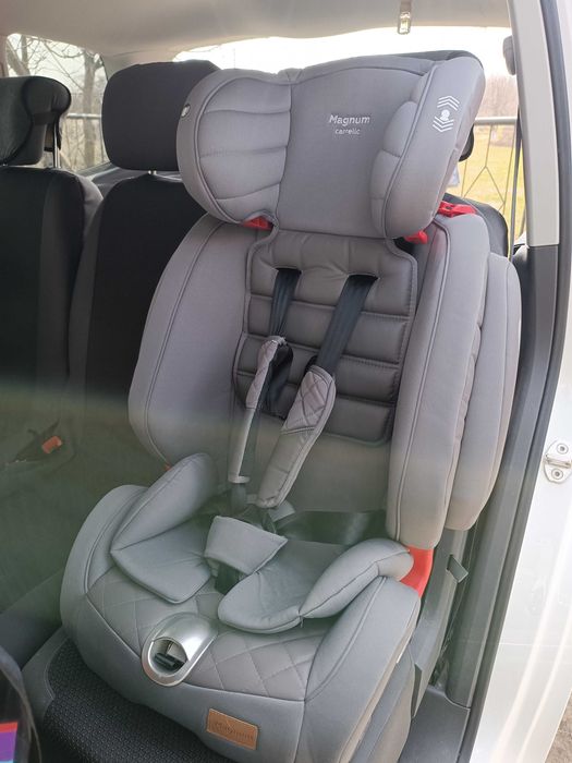 Дитяче автокрісло