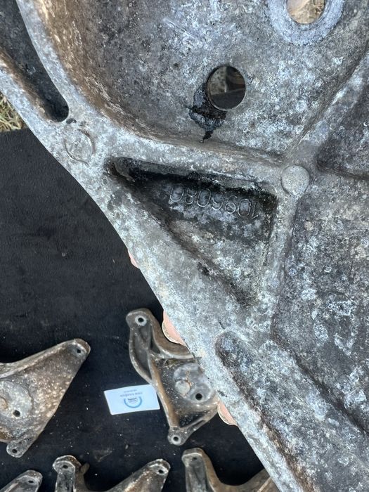 Лапа Кронштейн двигуна  bmw e39 m57 3.0 2.5