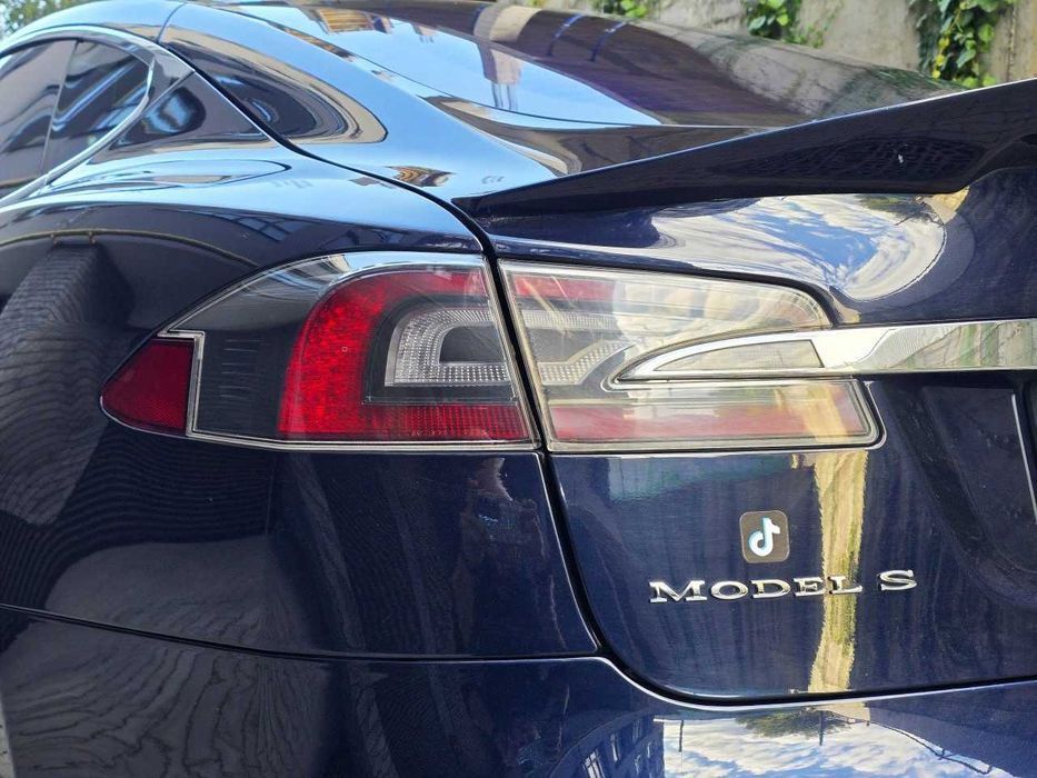 Продам  Tesla Model S 2014. Можна в розстрочку, під викуп.