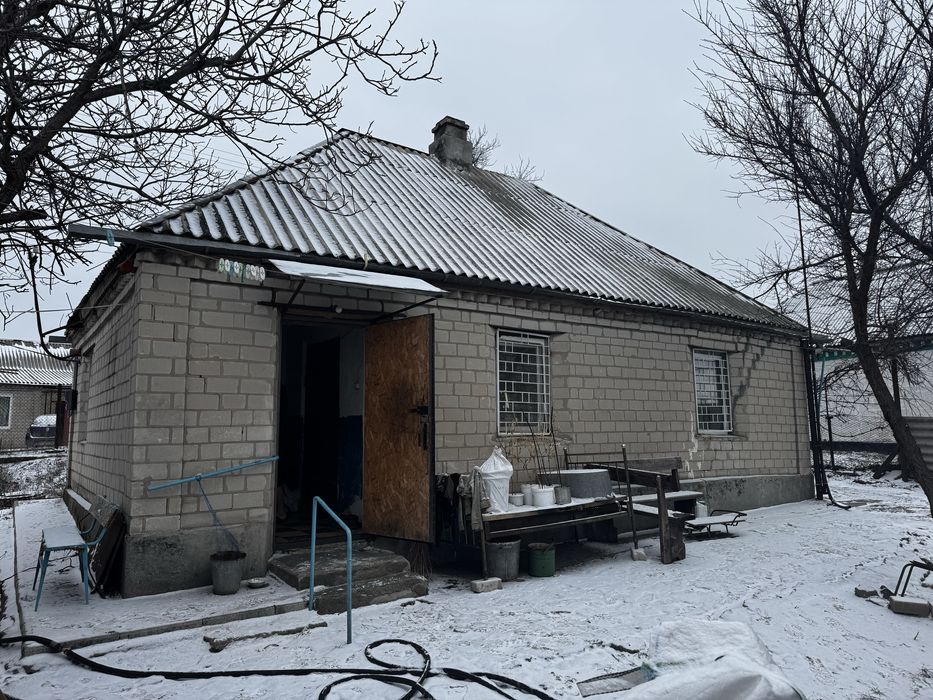 Продам Дом , в Петоикрвке ;Каменское 20 км ;Днепр 40 км.