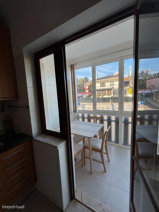 Quarto - localizado em Carcavelos Lisbon