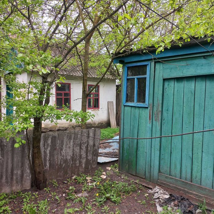 Продам газифицированный дом. Юрьевка, центр. Участок 25 соток