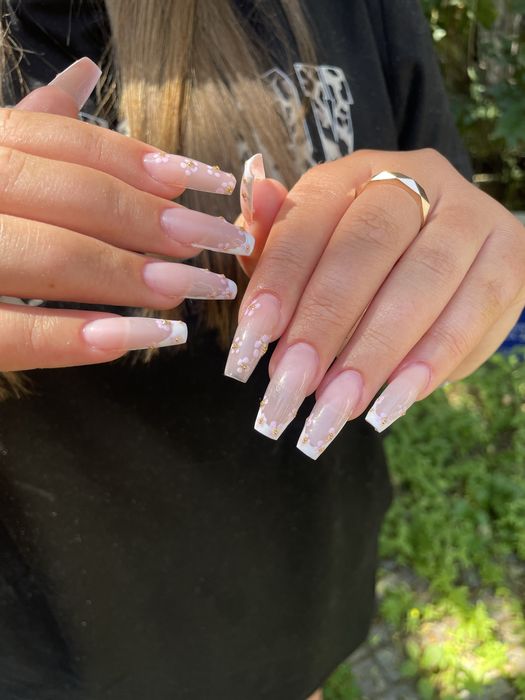 Манікюр ,нарощення