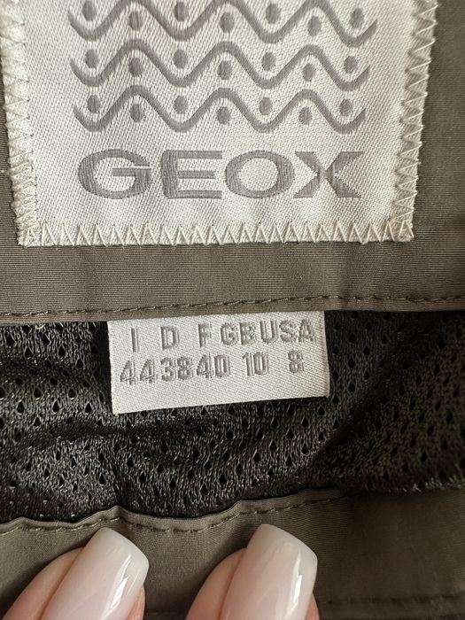 Жіноча демісезонна куртка Geox парка, 44 р