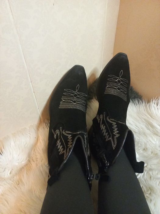 Казаки жіночі, ковбойки.