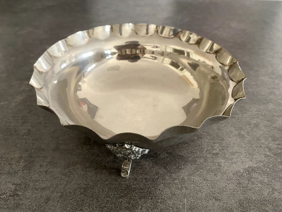 Conjunto vintage em casquinha — 1 taça grande e 6 taças pequenas
