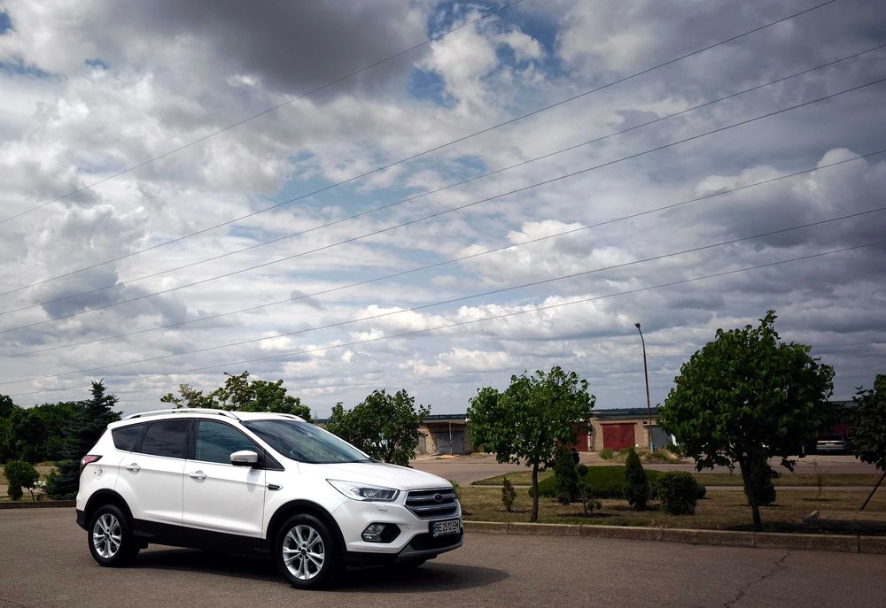 Продаю авто FORD KUGA/ від 1го власника/ МІНІ-витрата/кліренс!/КОМФОРТ