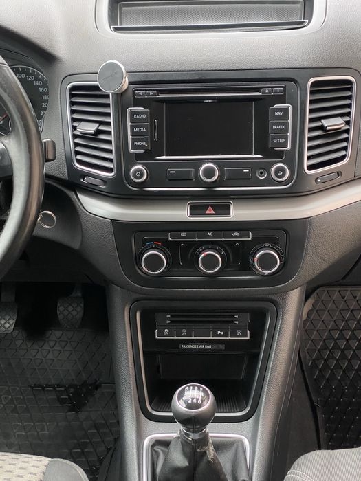 Продається Volkswagen Sharan 2011 року