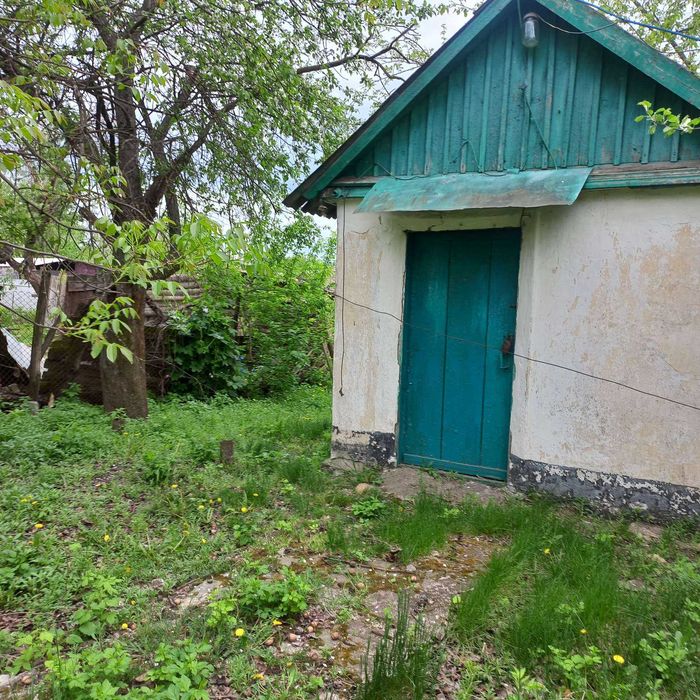 Продам газифицированный дом. Юрьевка, центр. Участок 25 соток