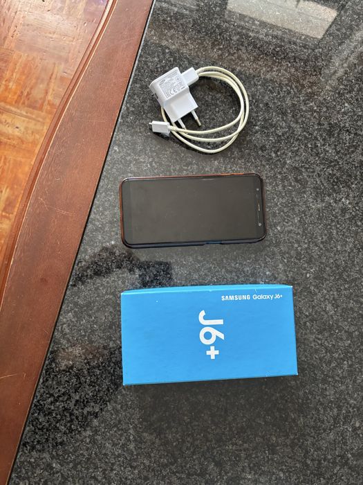 Samsung galaxy  j 6 com carregador