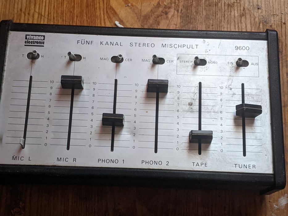 Німецький пульт звуко рижесера робочий хороший стан