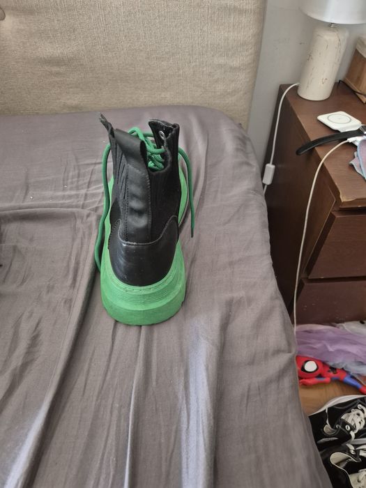 Botas da shein, em muito bom estado e muita poucas veses usado