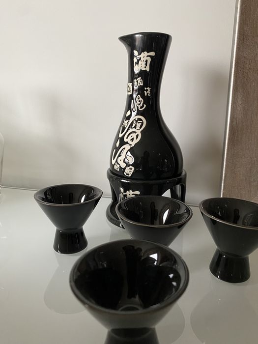 Conjunto de 4 copos e uma jarra - novos64752109411715122