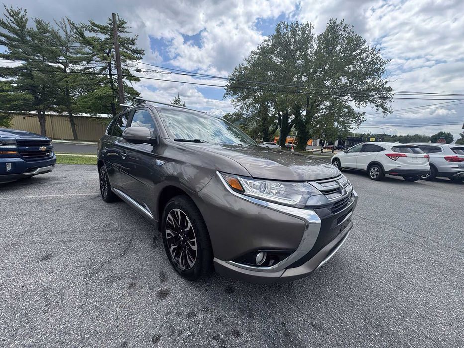 Mitsubishi Outlander Phev      2018
