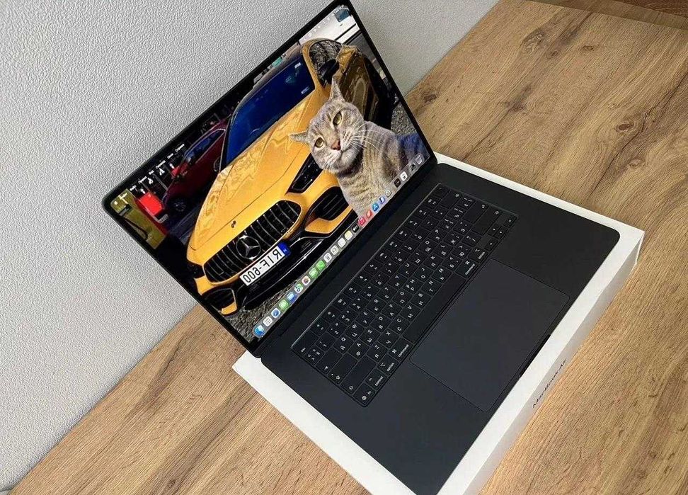 Apple MacBook Air 15 2025, M4 16/256 ГБ