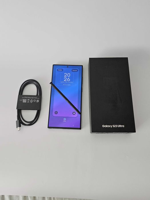 Samsung S23 Ultra 12/512gb. Muito bom.