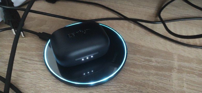 Універсальна бездротова зарядка Toocki  15 Вт