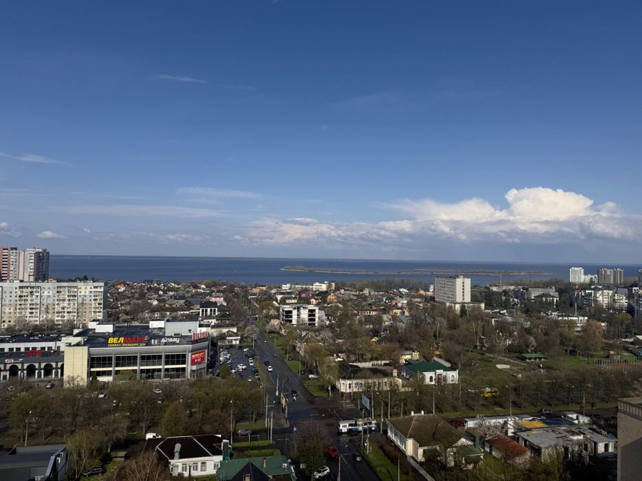 Дворівнева квартира з панорамою Дніпра на Грушевського 110