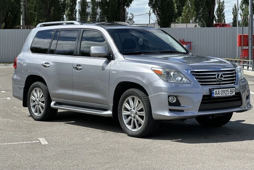 Lexus LX570 2011 офіциал!