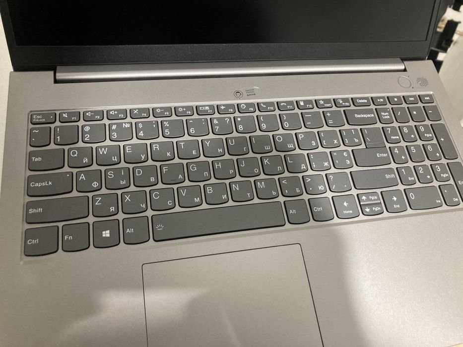 Гравіювання клавіатури Macbook