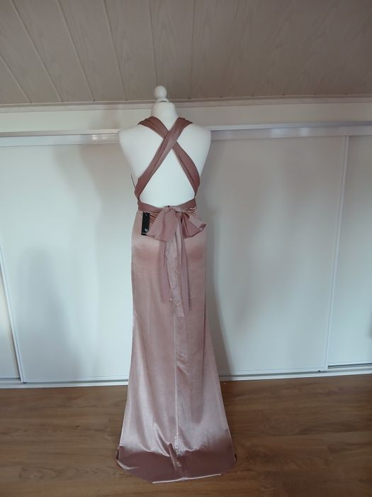 Długa suknia wieczorową sylwester wesele