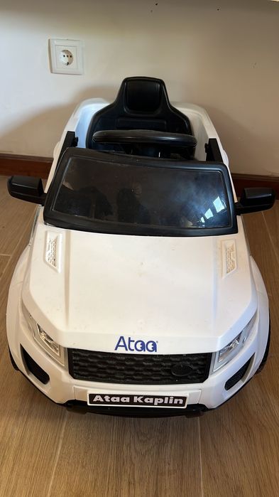 Carrinho infantil elétrico