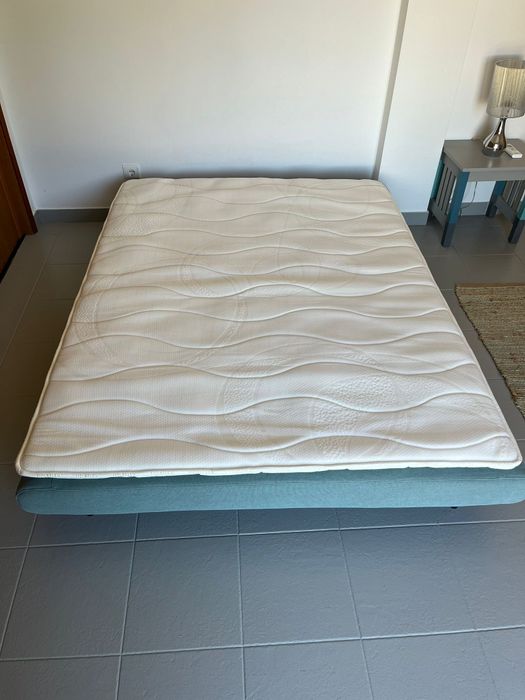 Sofá-cama de 2 lugares com sobrecolchão