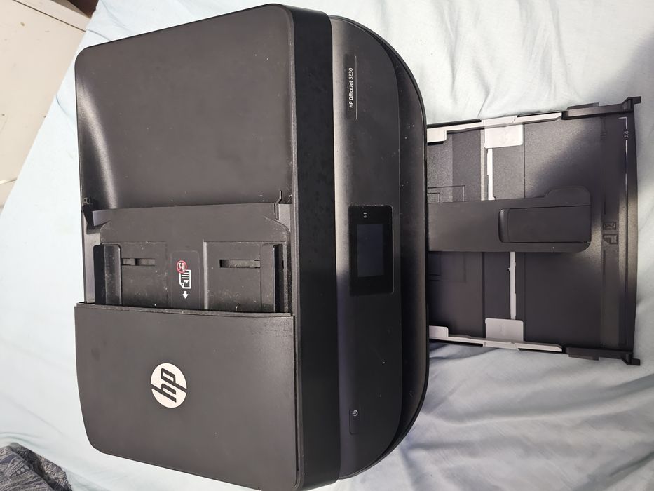 Impressora HP OfficeJet 5230 preta