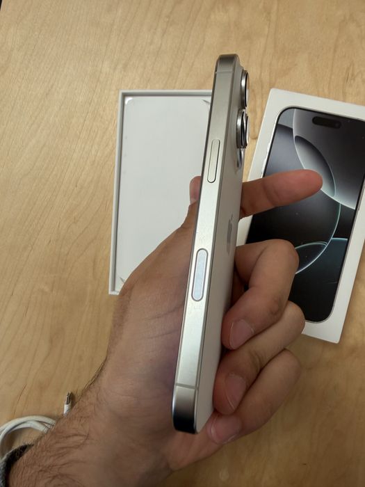 Iphone 16 pro 256Gb com acessórios