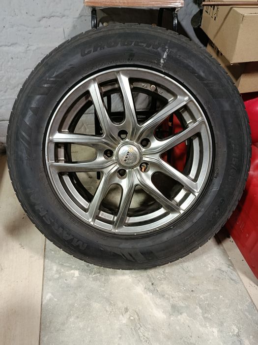 Продам резину с дисками 215/65 r16