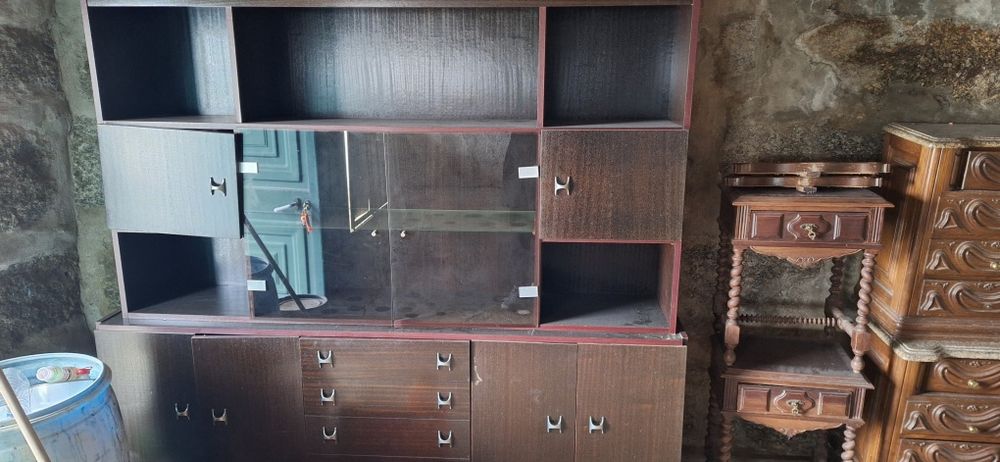 Movel da sala com portas