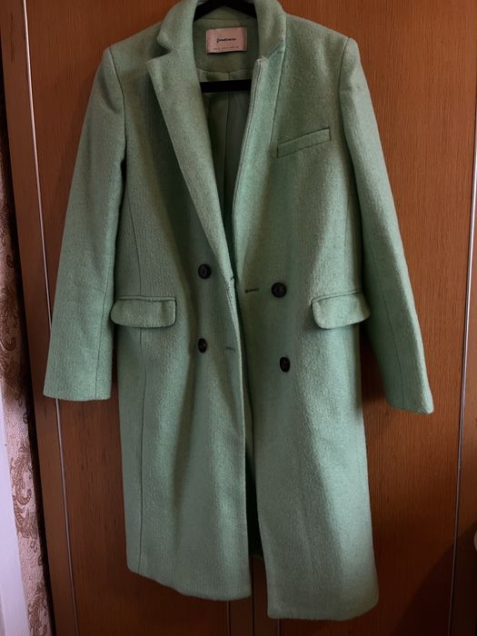 Пальто жіноче