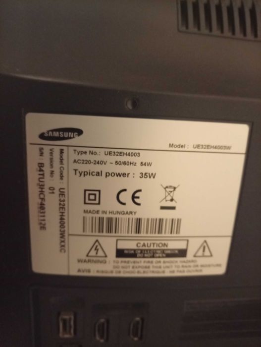 2 TV LED praticamente novas