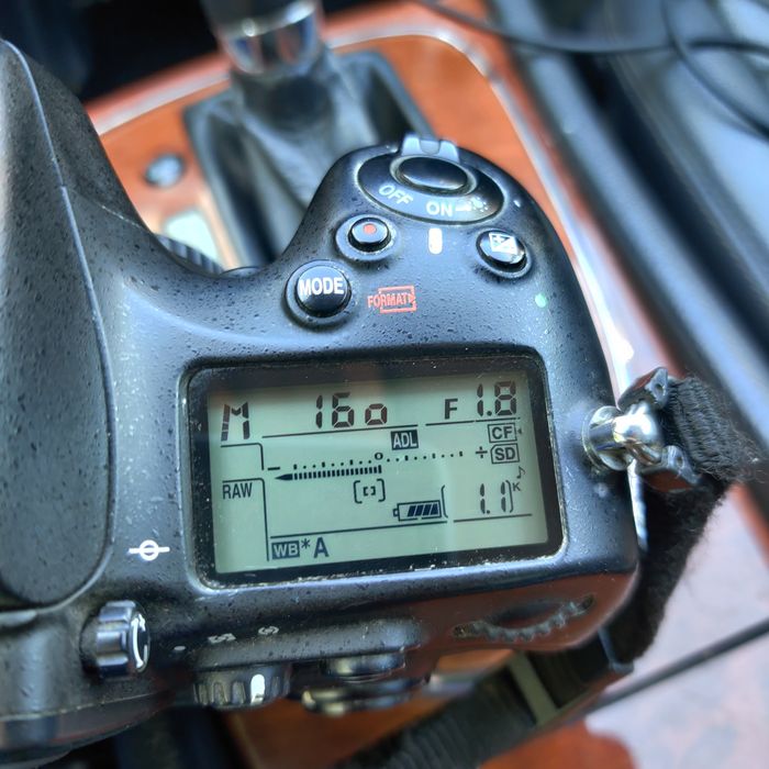 Продам фотоаппарат Nikon d800 комплектом