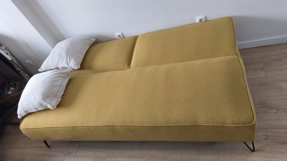 Sofá cama amarelo-mostarda