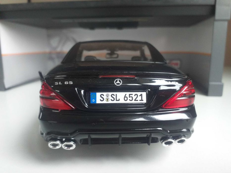 модель 1.18 MERCEDES BENZ  SL65 AMG V12 BITURBO 2009