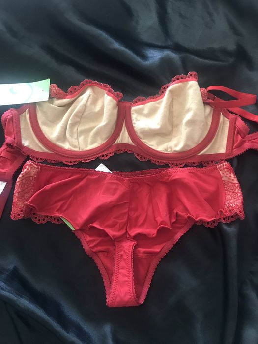 Комплект білизни червоної