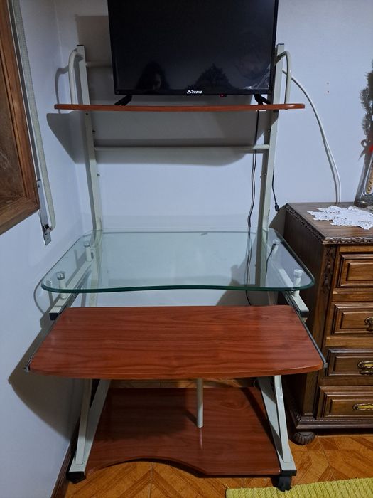 Secretária de computador