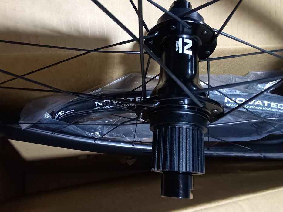 Várias Rodas carbono  NOVAS na caixa