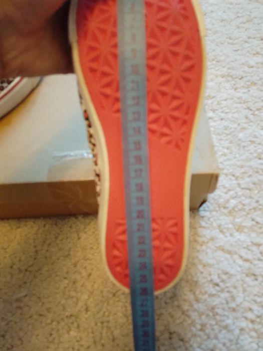 Новые   мокасины Bata