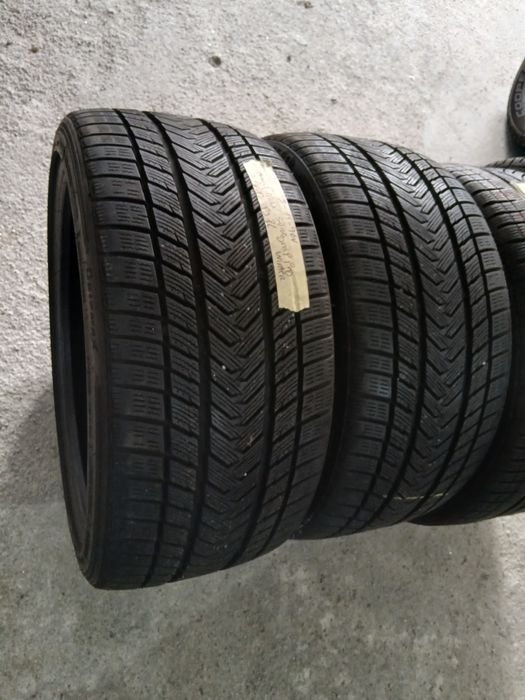 4 Pneus 255/35R19 seminovos