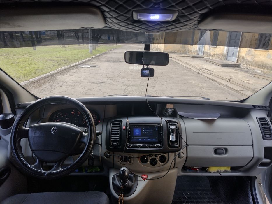 продам авто рено трафик