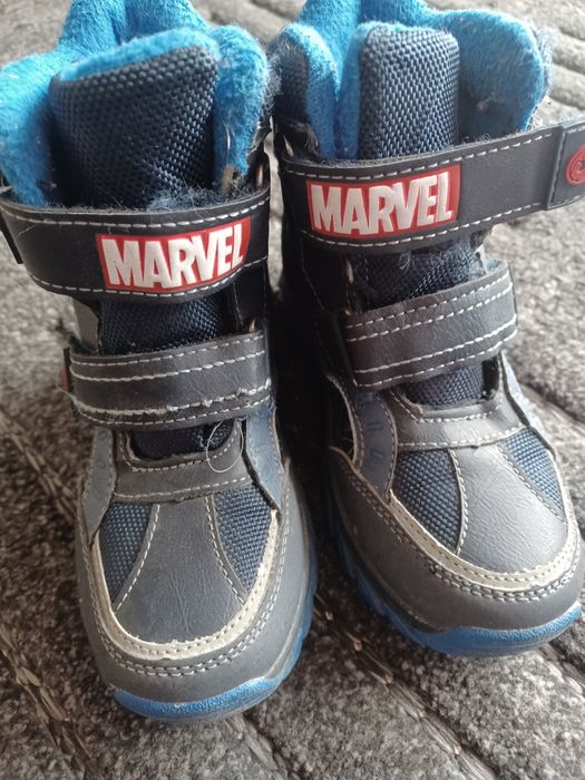 Buty zimowe chłopięce.